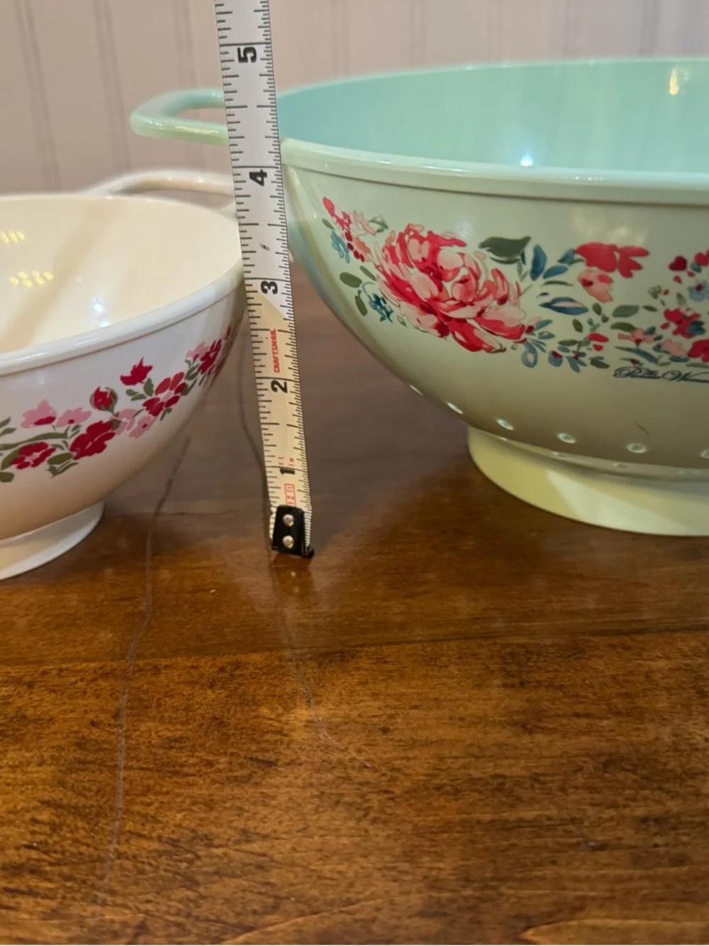 Set of 2 Plastic Colanders 1 Qt and 3 Qt Floral Design The Pioneer Woman
